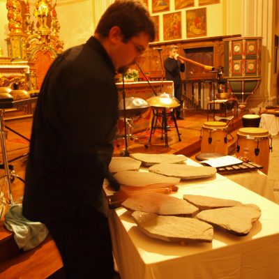 Guitoti et le lithophone